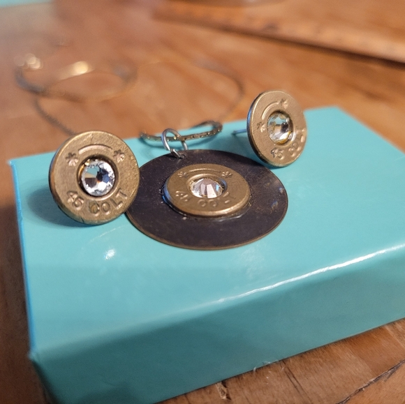 BULLET STUD EARRINGS& NECKLACE SET 45 Colt - SWAROVSKI BIRTHSTONE Clear April